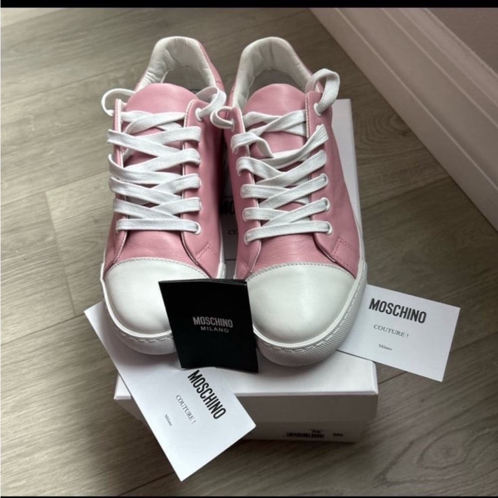 LIKE NEW Women’s Moschino Low Top Sneakers